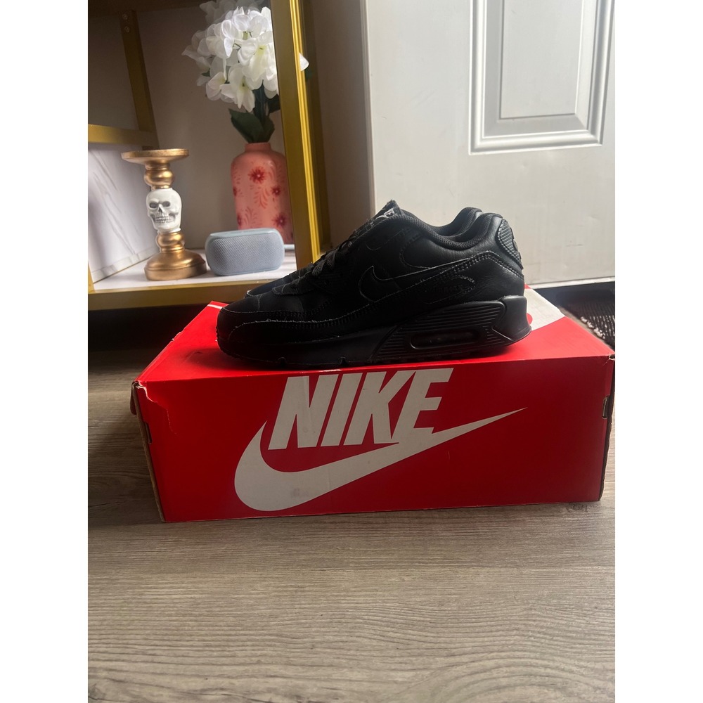 Nike Air Max 90 Youth Recraft Triple Black Size 7Y CD6864-001